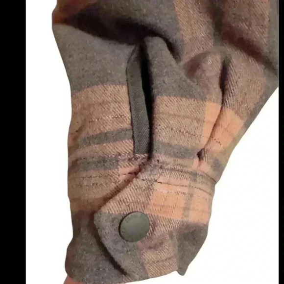 Men's Eddie Bauer Eddie's Favorite Shearling-Lined Flannel Shacket LT - Picture 5 of 8